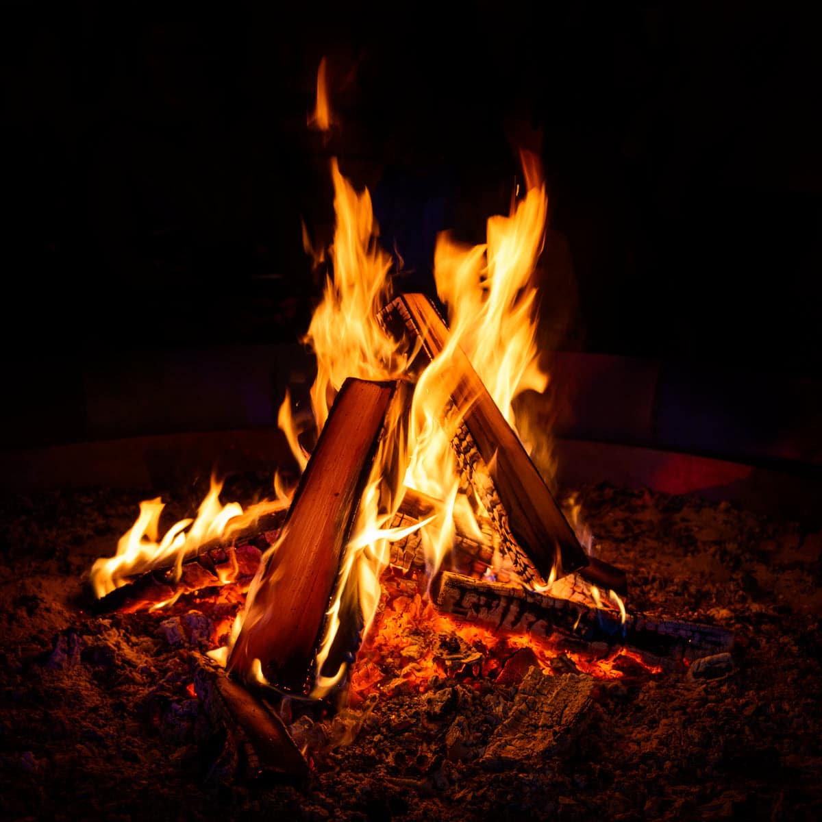 how to build a campfire